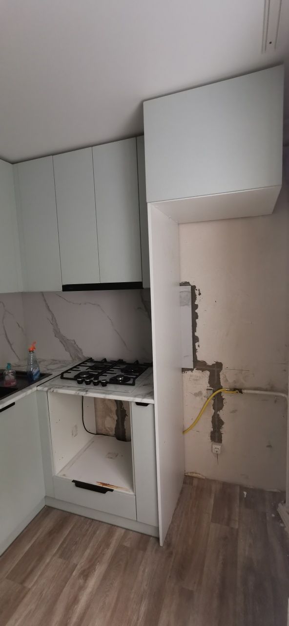 Продам кухню угловая