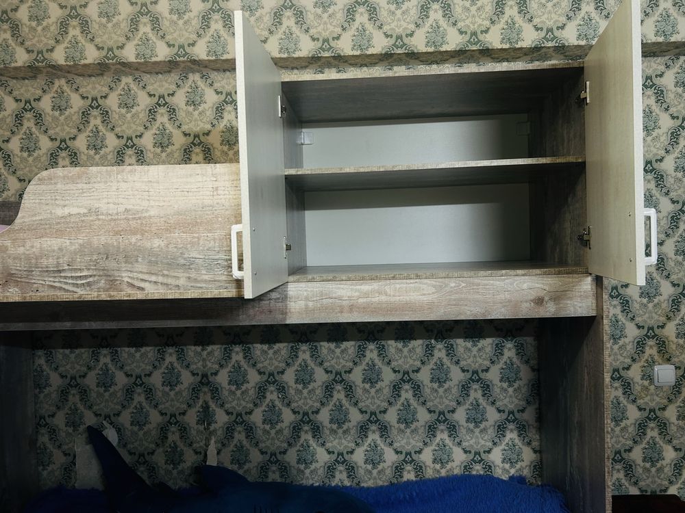 Кровать продам двухъярусная