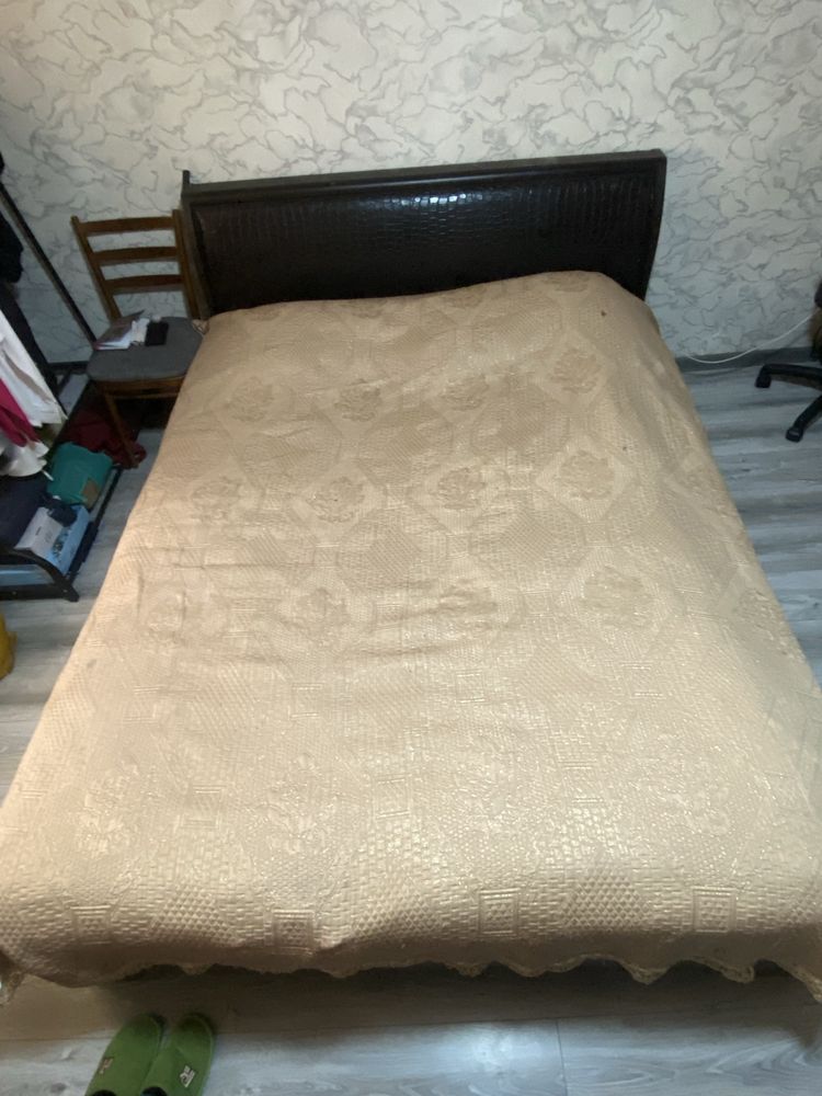Спальный кровать
