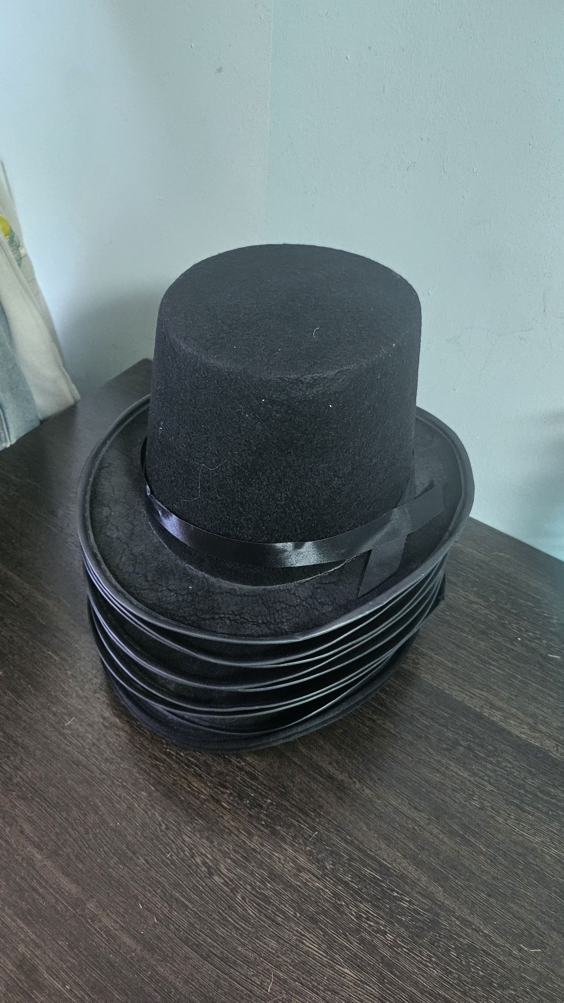 Продам шляпы 9  штук