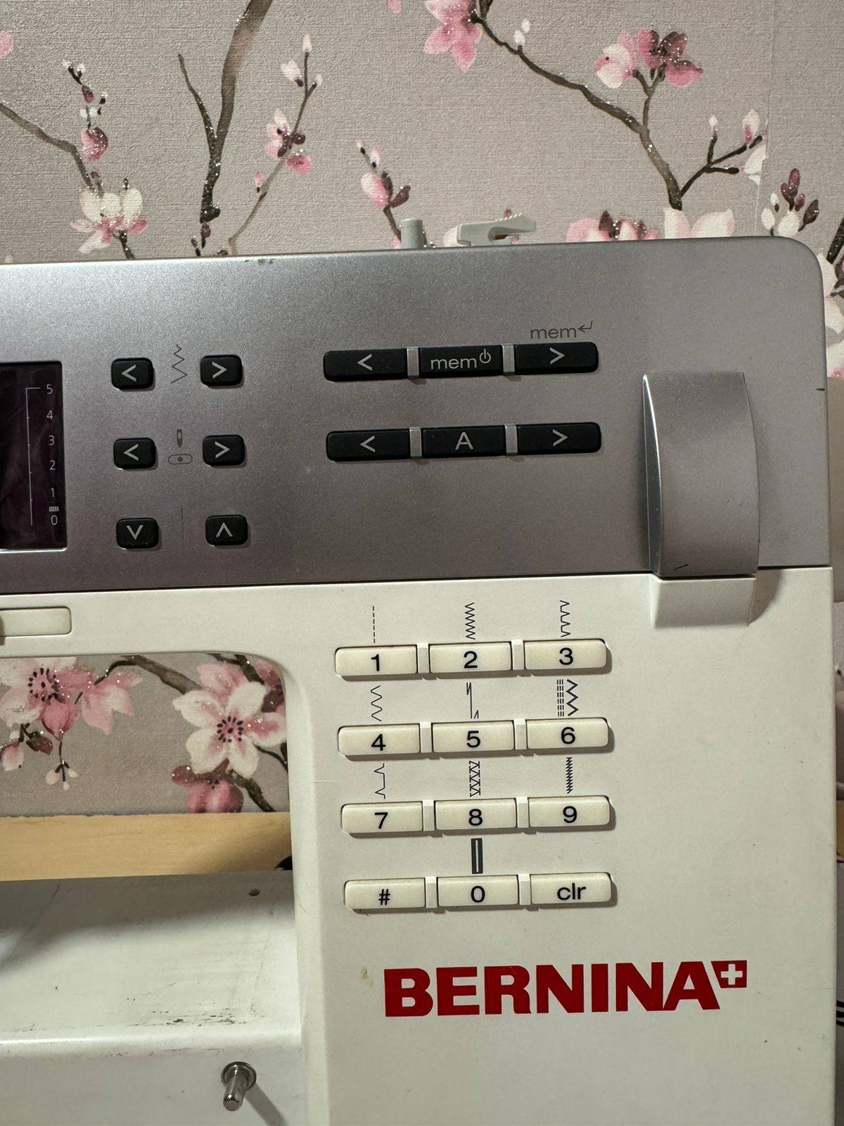 Продам швейную машинку Bernina 350 pe