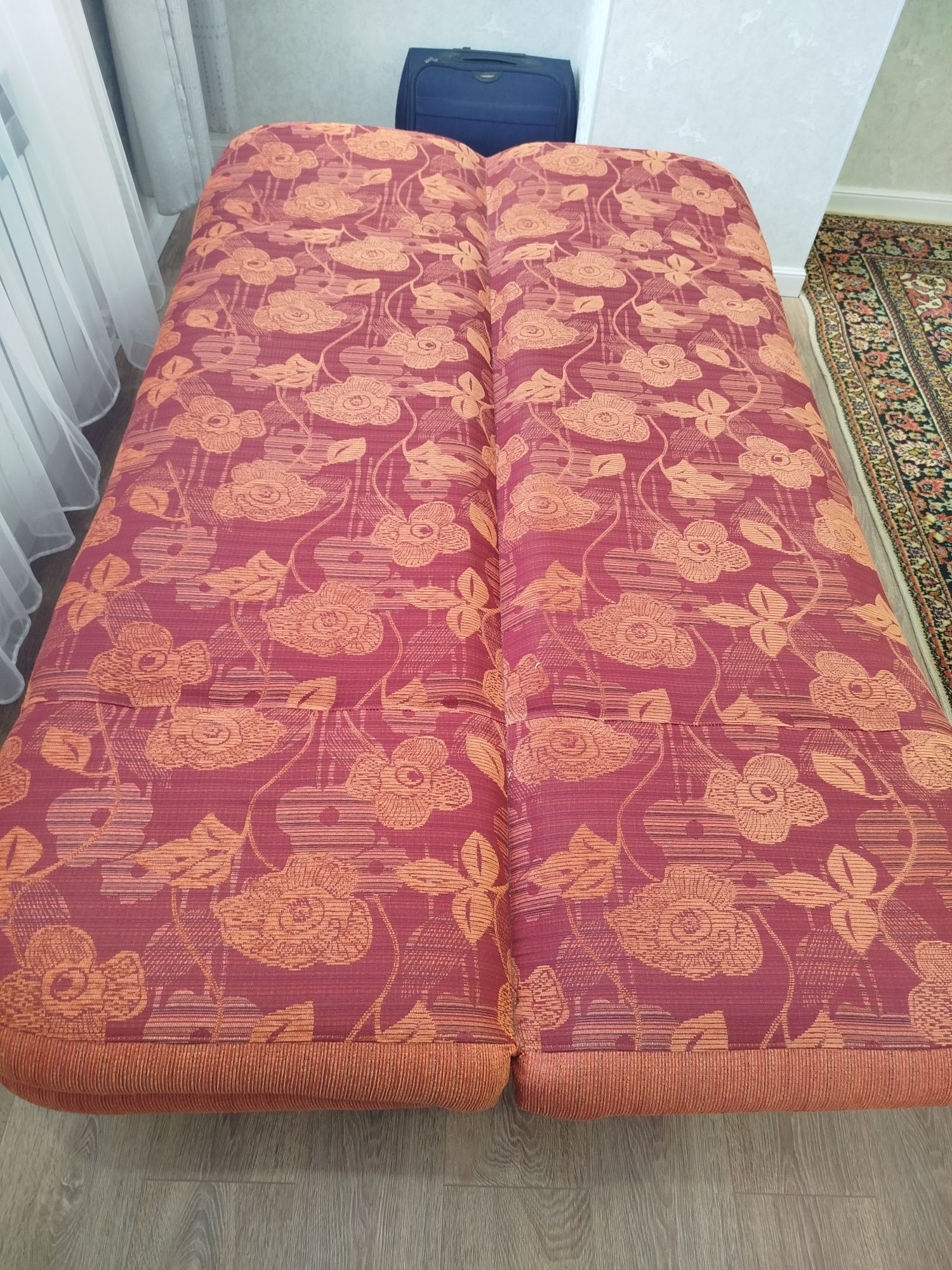 Продам диван раскладной