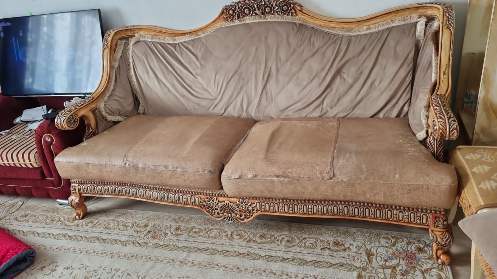 Продаю диваны 2 штуки ки бу состояния срочно. как на фоте