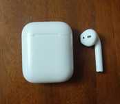 Apple airpods 2 кейс + только правый наушник!