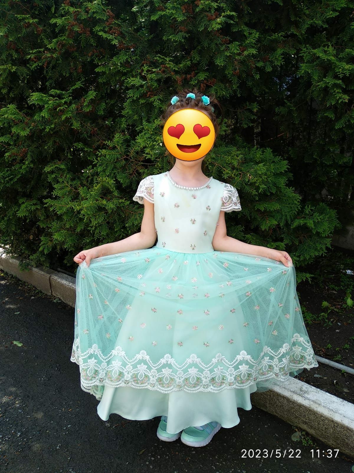 Платья нарядные детские на 5 - 6 лет. Ул.Спасская.