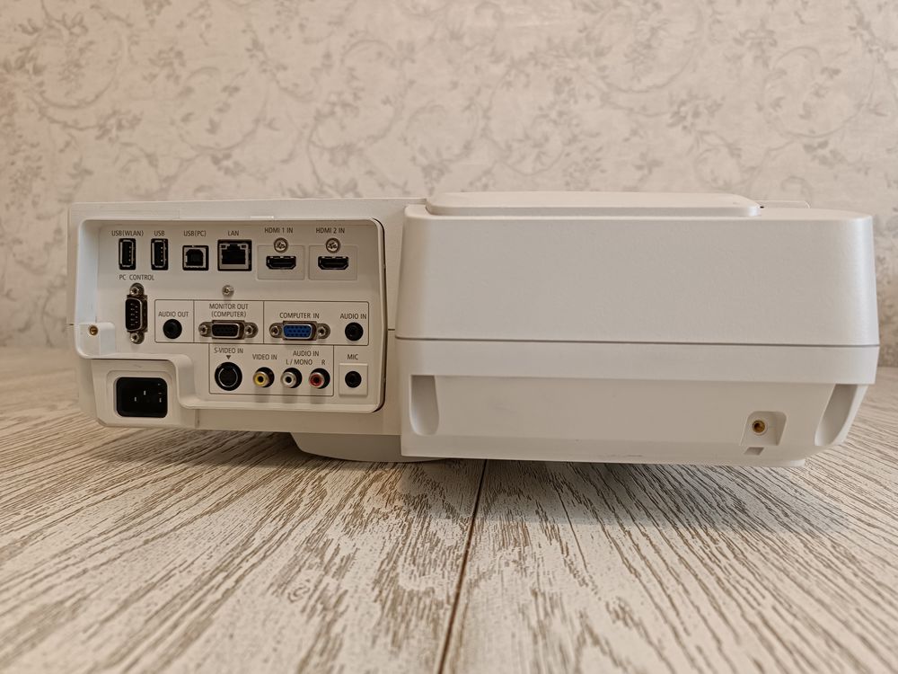СРОЧНО Проектор короткофокусный NEC