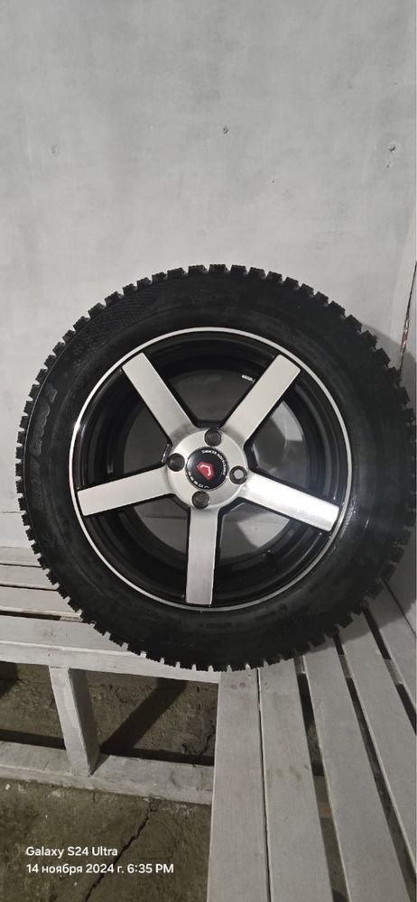 Продам vossen  диск R15 4 на 100 комплект новый