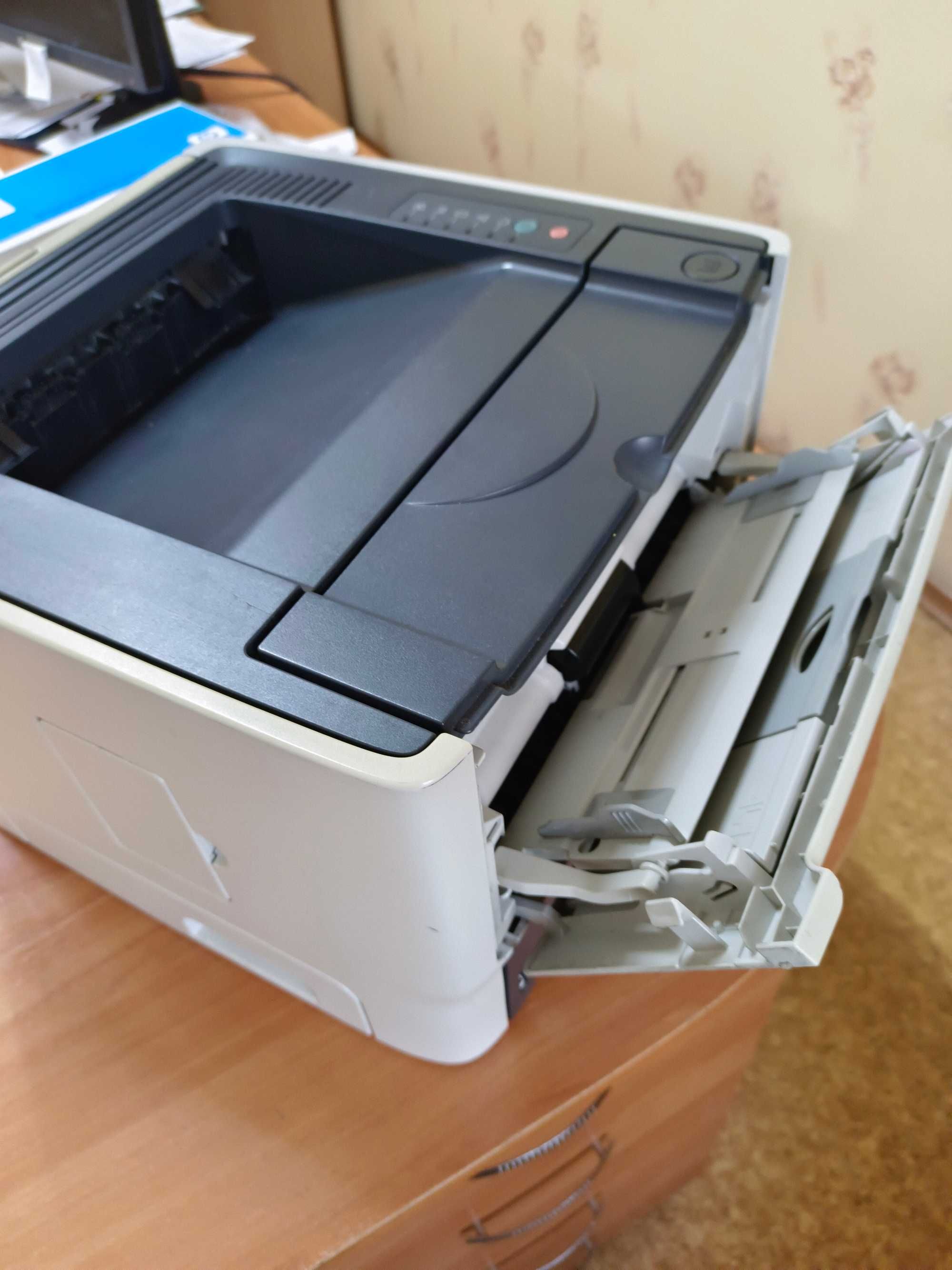Принтер HP P2015