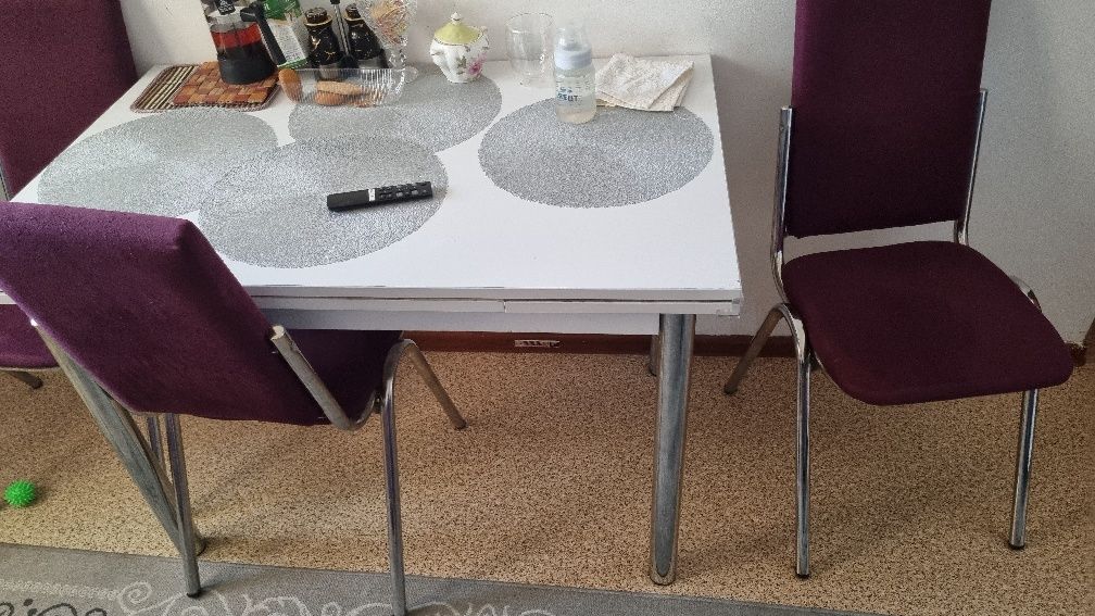 Продам обеденный стол