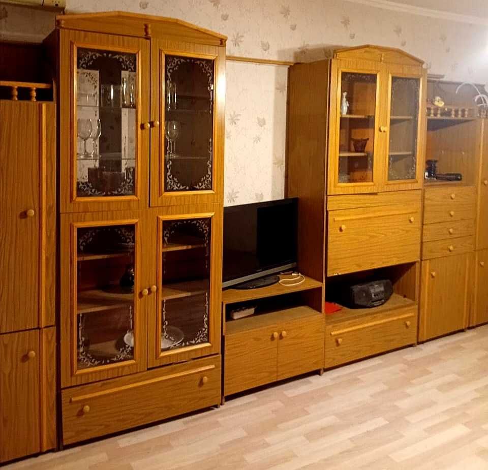 Продам стенку темный орех