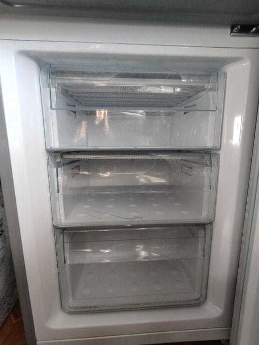 Небольшой Холодильник No Frost Samsung