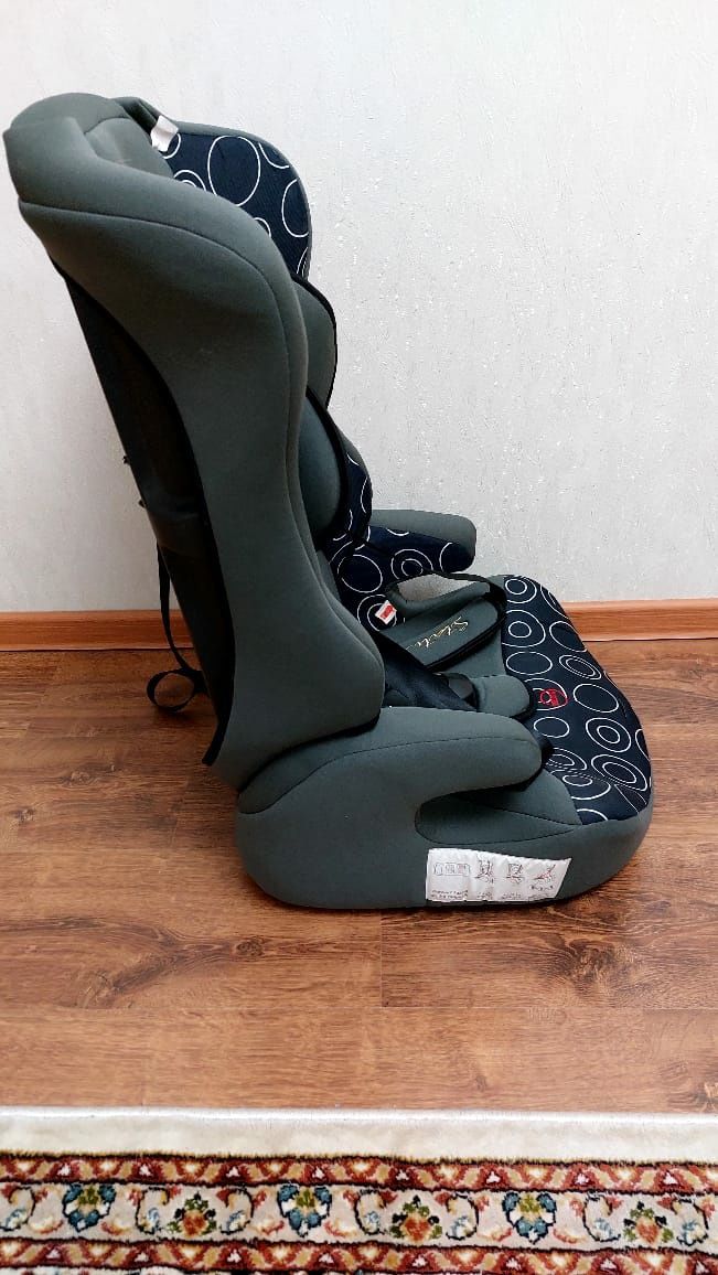 Продам новое  автокресло