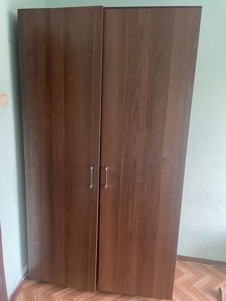 Продам шифоньер двухдверный