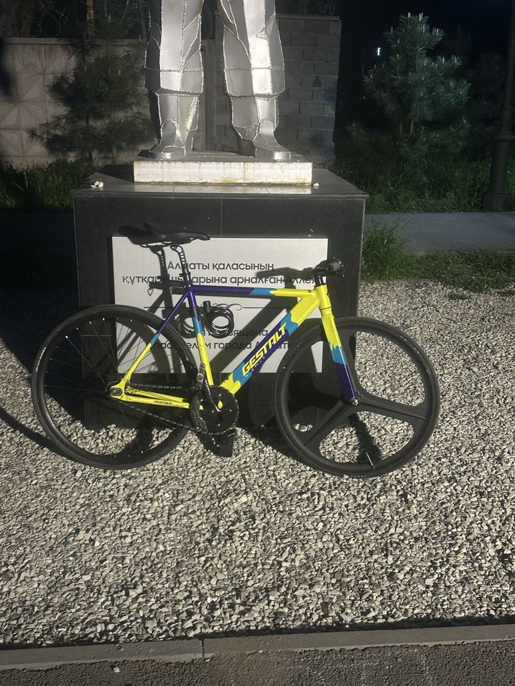 Fixed Gear Gestalt