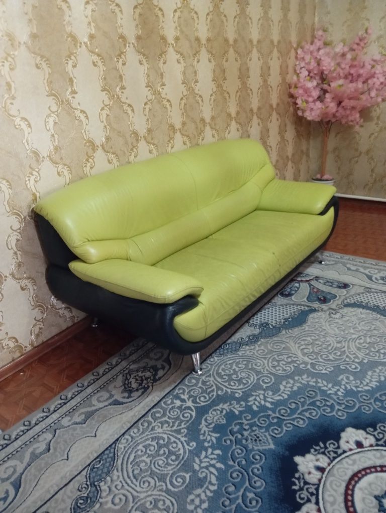 Продам стол размер 150/90 цена 19000тг