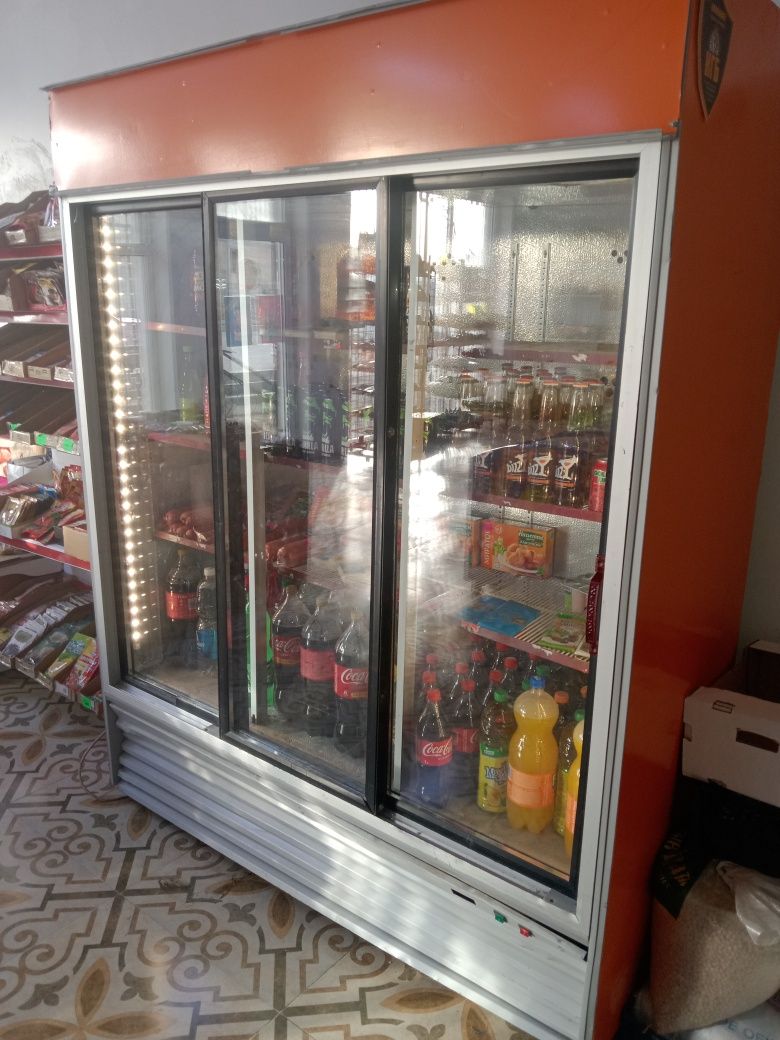 Үш есікті холодильник