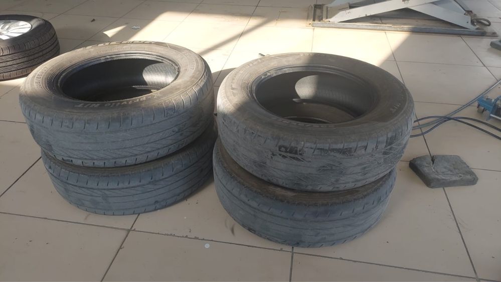 Срочно продам шины хорошом состаяние 4 штук