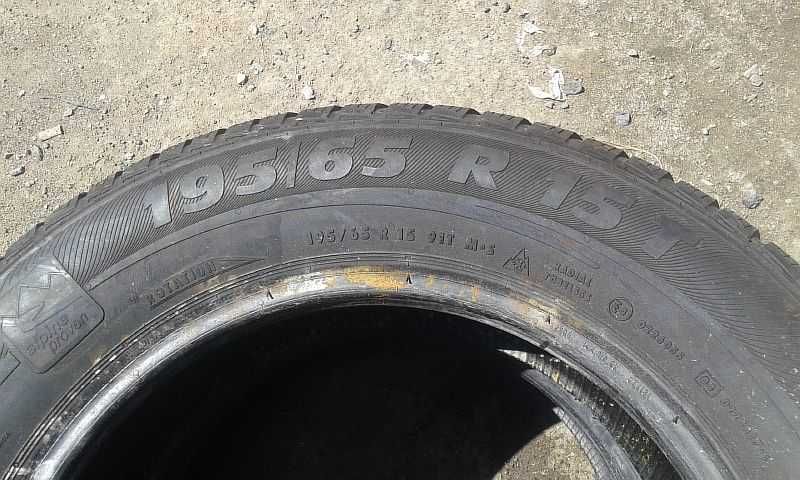 Шины 195/65 R15 - "Semperit Speed-Grip" (Румыния), всесезонные.