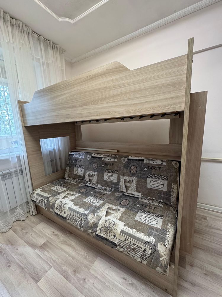 Кроват двухъярусный