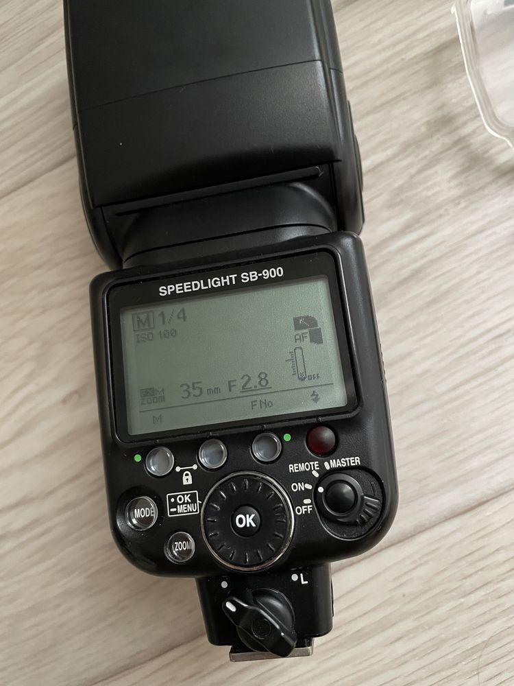 Фотовспышка Nikon SPEEDLIGHT SB-900