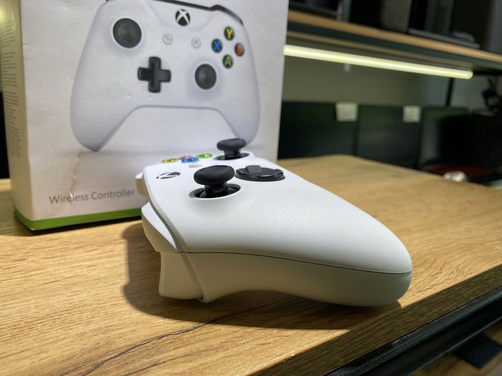 Геймпад для XBOX, белый, в отличном состоянии, 10396/А10