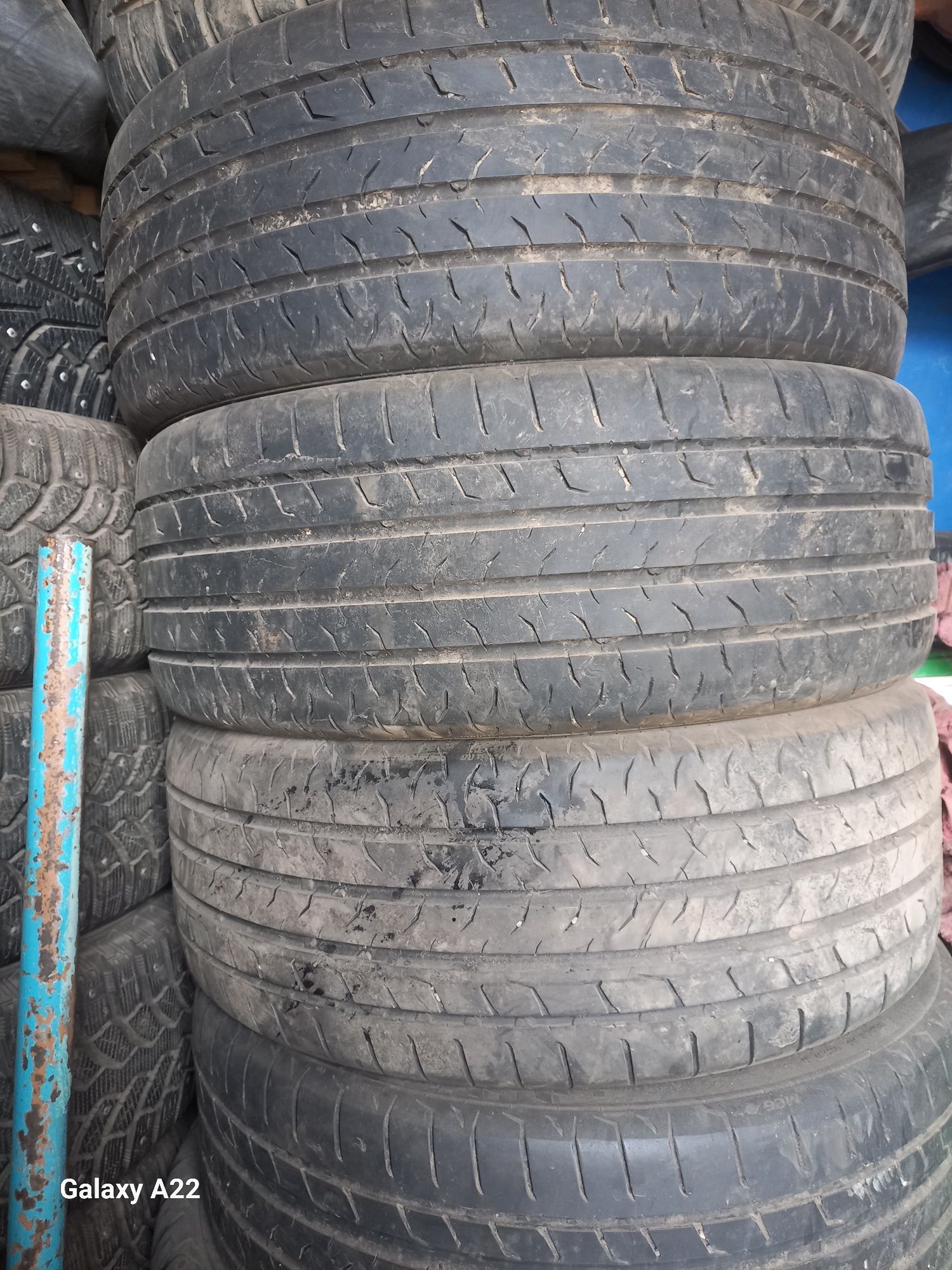 срочно продам шины R 20 R 21