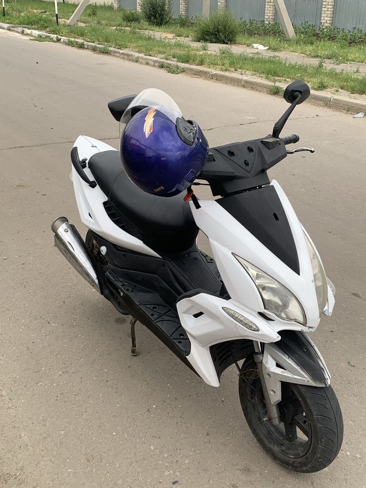 Продам скутор в хорошом состояние