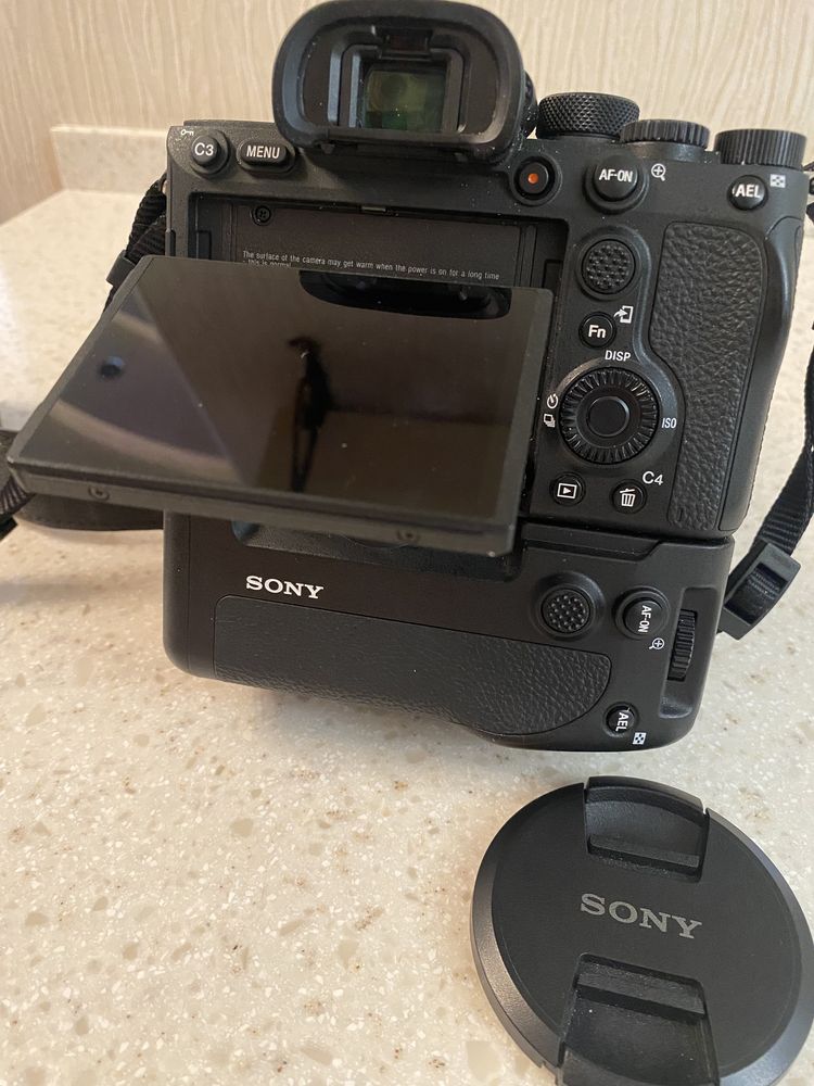 Продам цифровой SONY A7R body и Обьектив SONY FE 24 mm F1.4 Gmaster