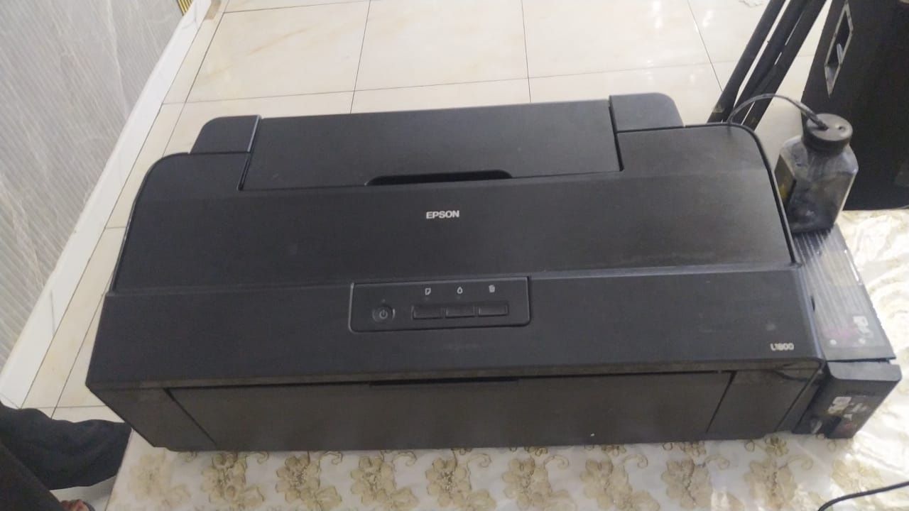 Продаю принтер epson l 1800