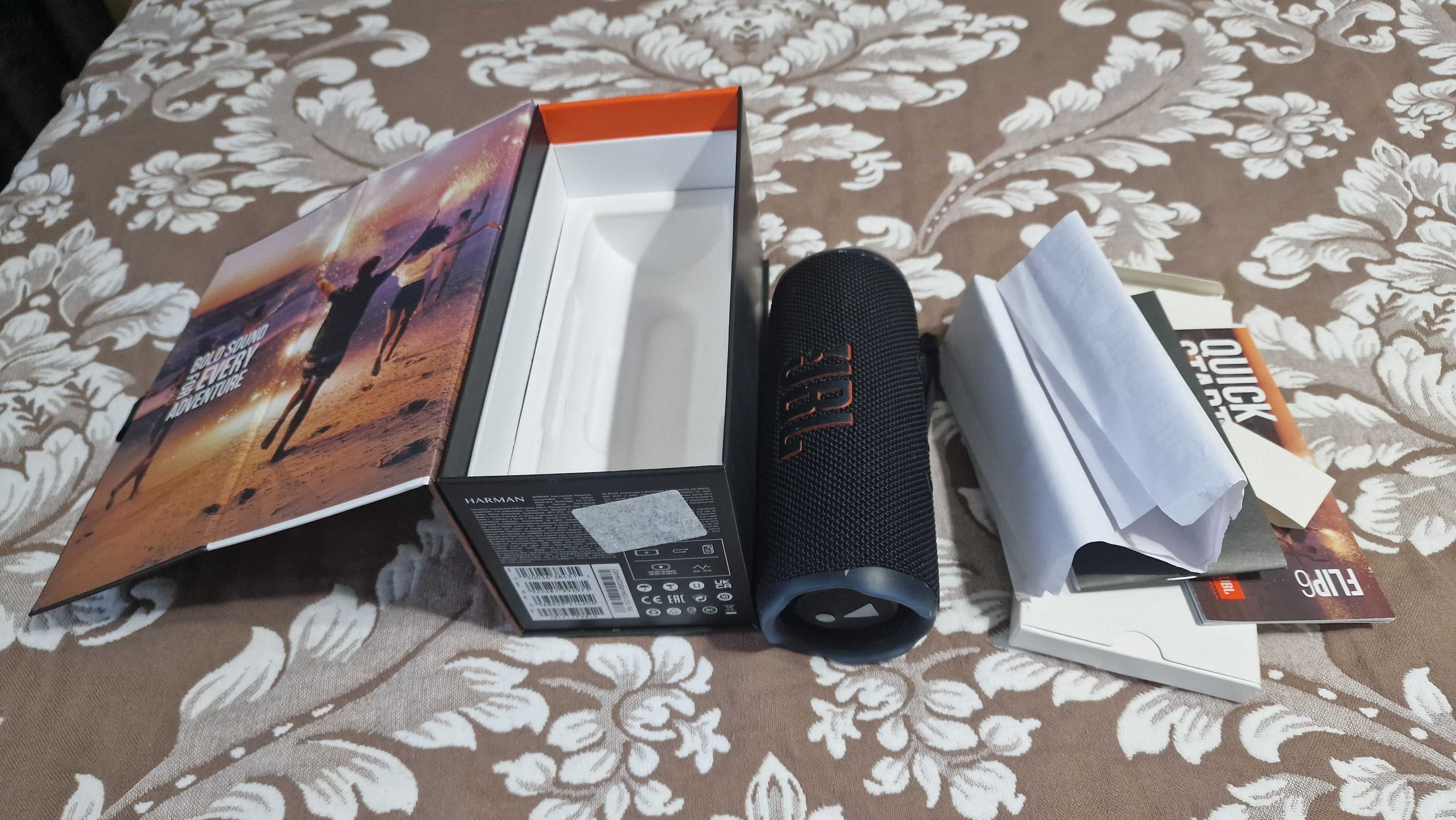 Продам портативная колонка JBL Flip 6 черные
