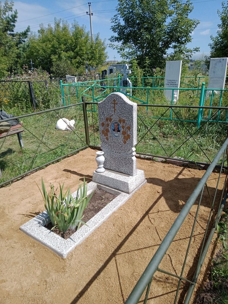 Изготовление памятников, из гранита, мрамора, мраморной крошки.
