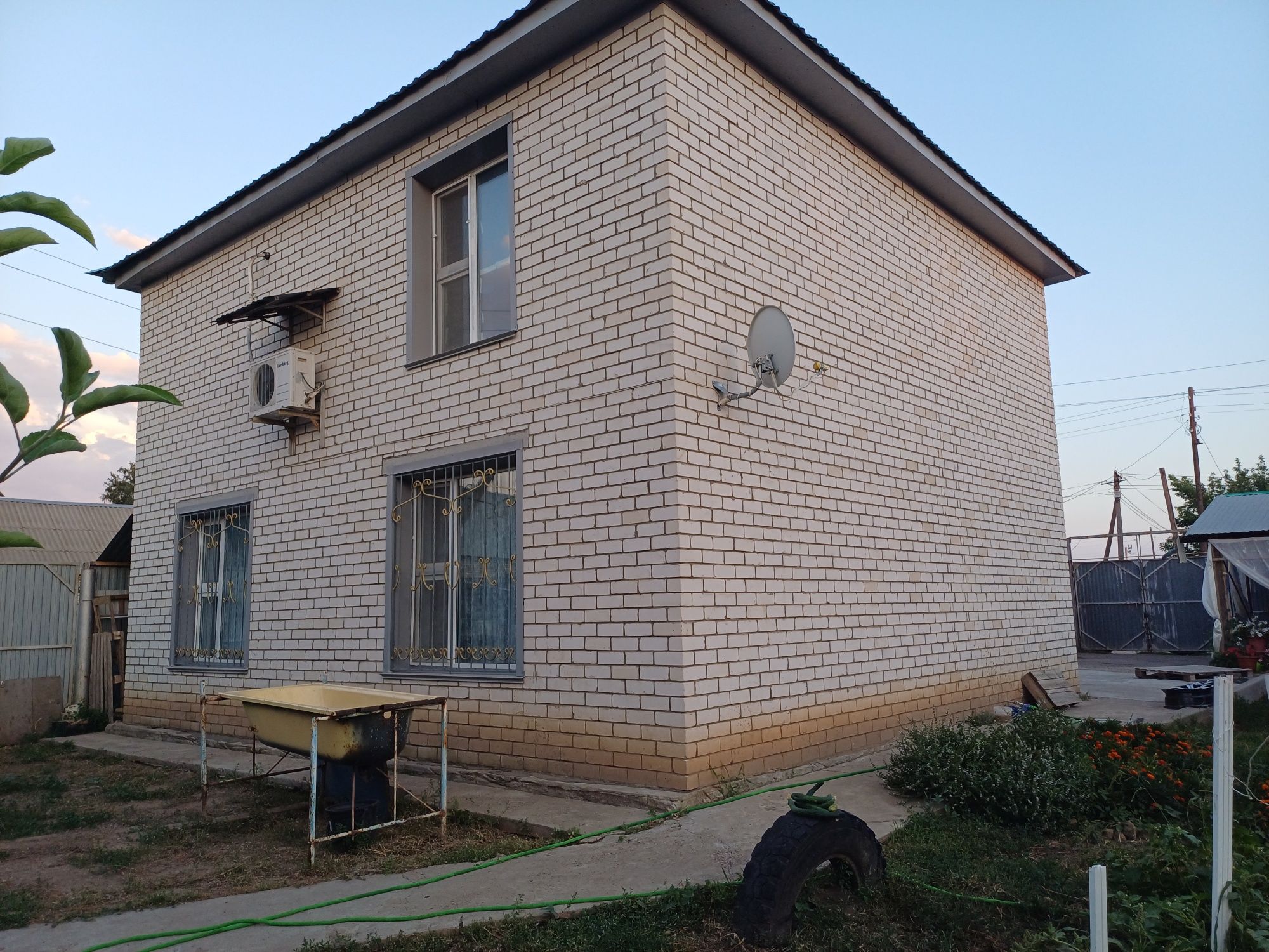 Продам дом в очень удобном расположение