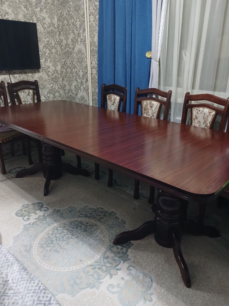 Продам стол гостевой