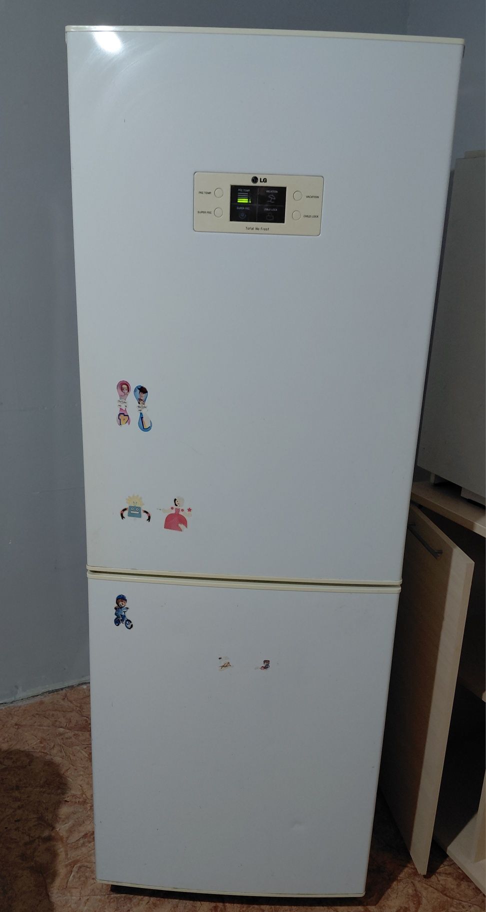 Продам 2х камерный холодильник