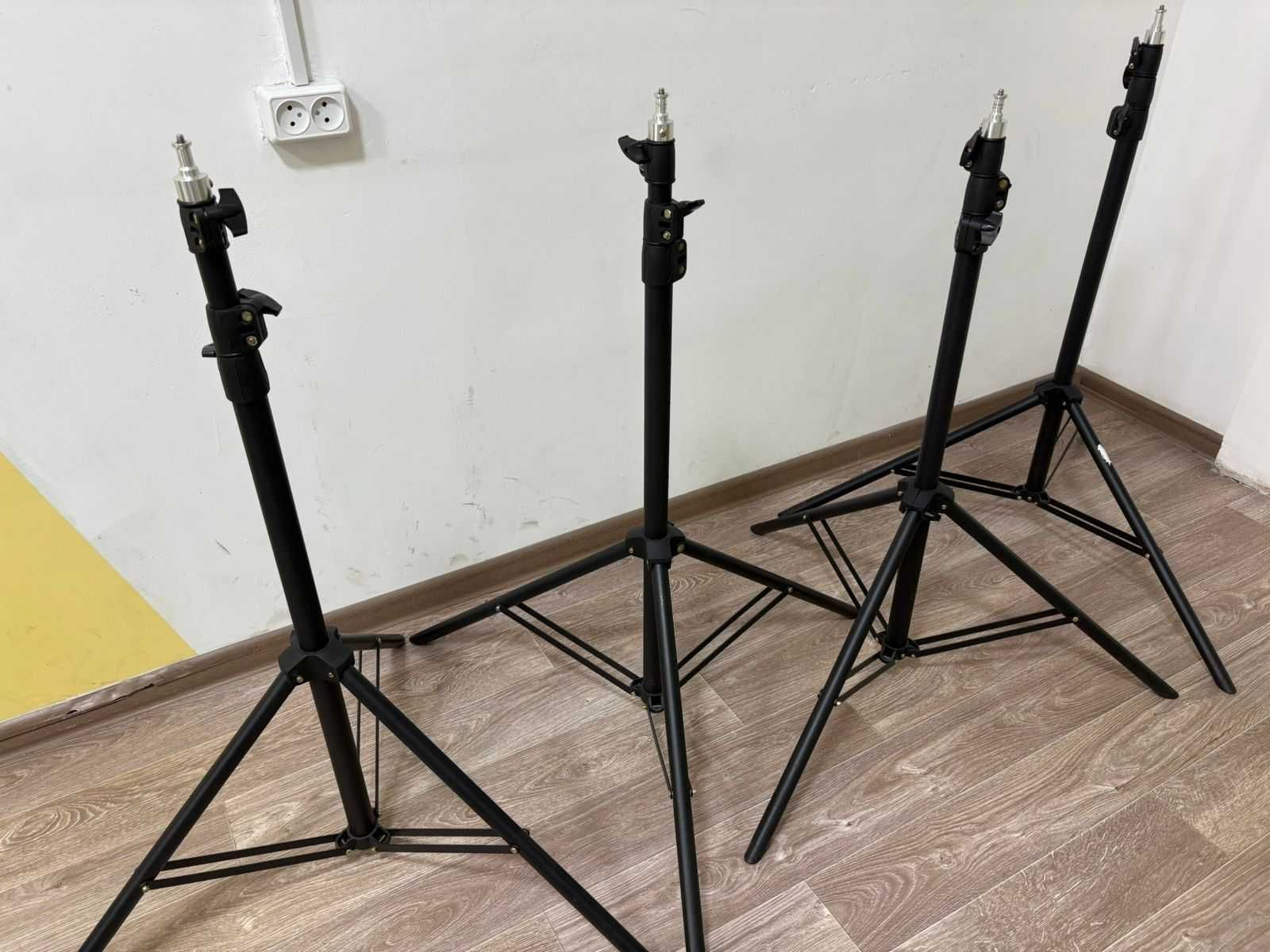 Продается Джедайка комплект свет RGB LED Godox TL60cm*4 штук Срочно