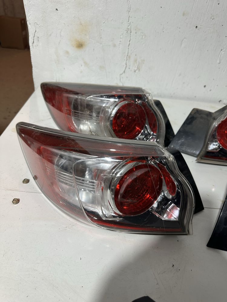 Задние фонари на Mazda 3 BL