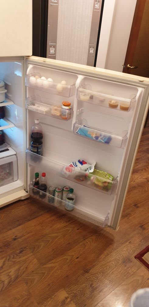 Срочна продам Холодильник Samsung