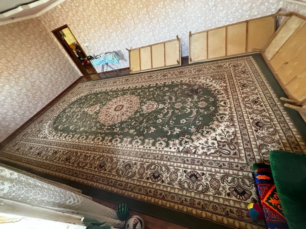 Кілем сатылады срочно