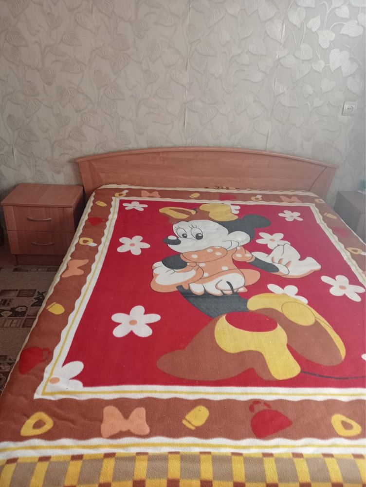 Кровать 180/200 и 2 прикроватные тумбы