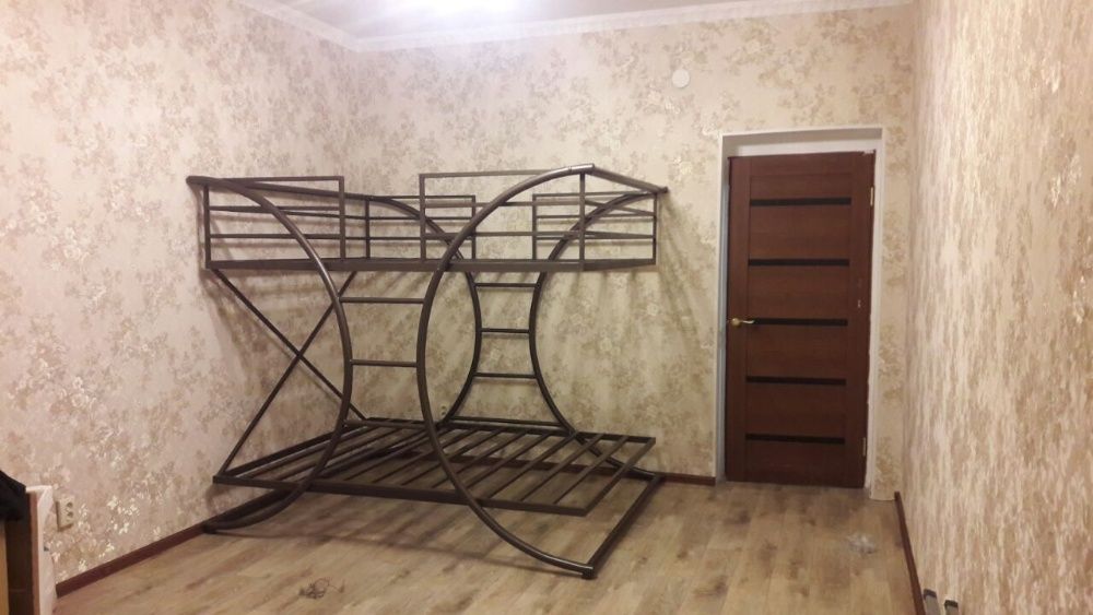 Металлическая двухъярусная кровать (двухярусная). Доставка. Рассрочка.