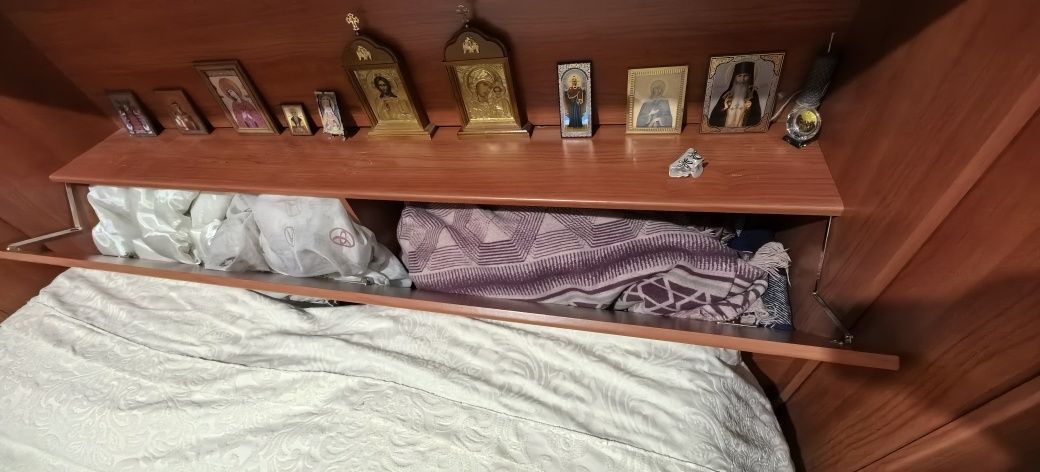 Спальный гарнитур