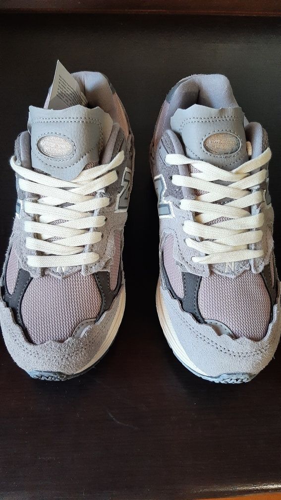 Кроссовки New Balance 2002R теннис