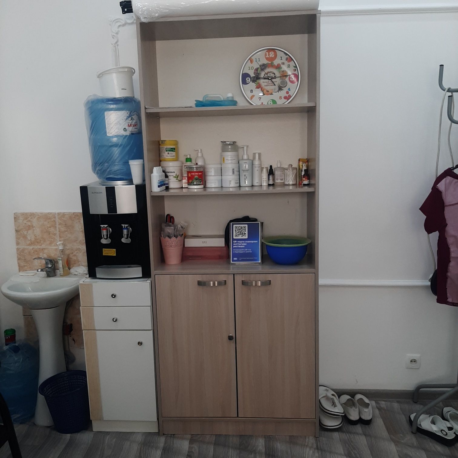 Продам шкаф для бьюти мастеров