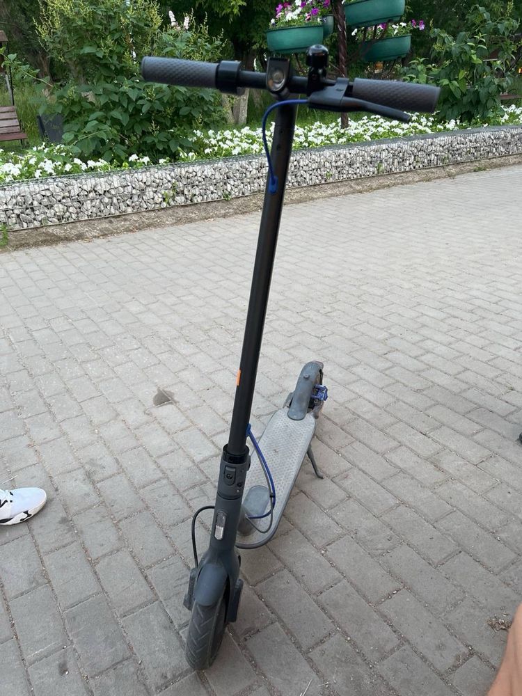 Электросамокат «Xiaomi Mi Electric Scooter 3