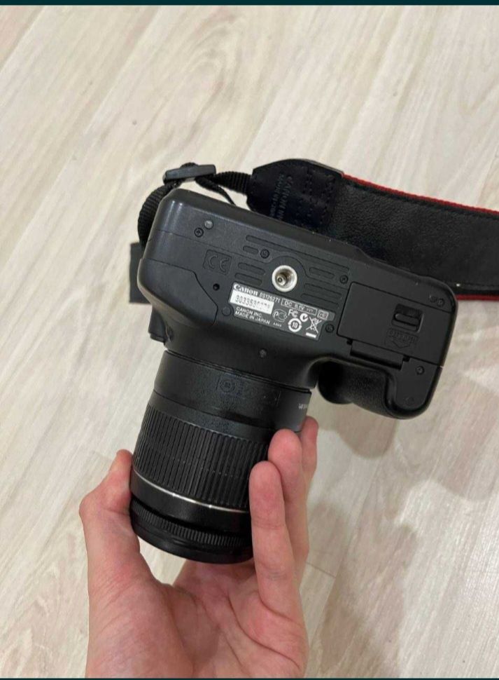 Продам фотоаппарат Canon 550D
