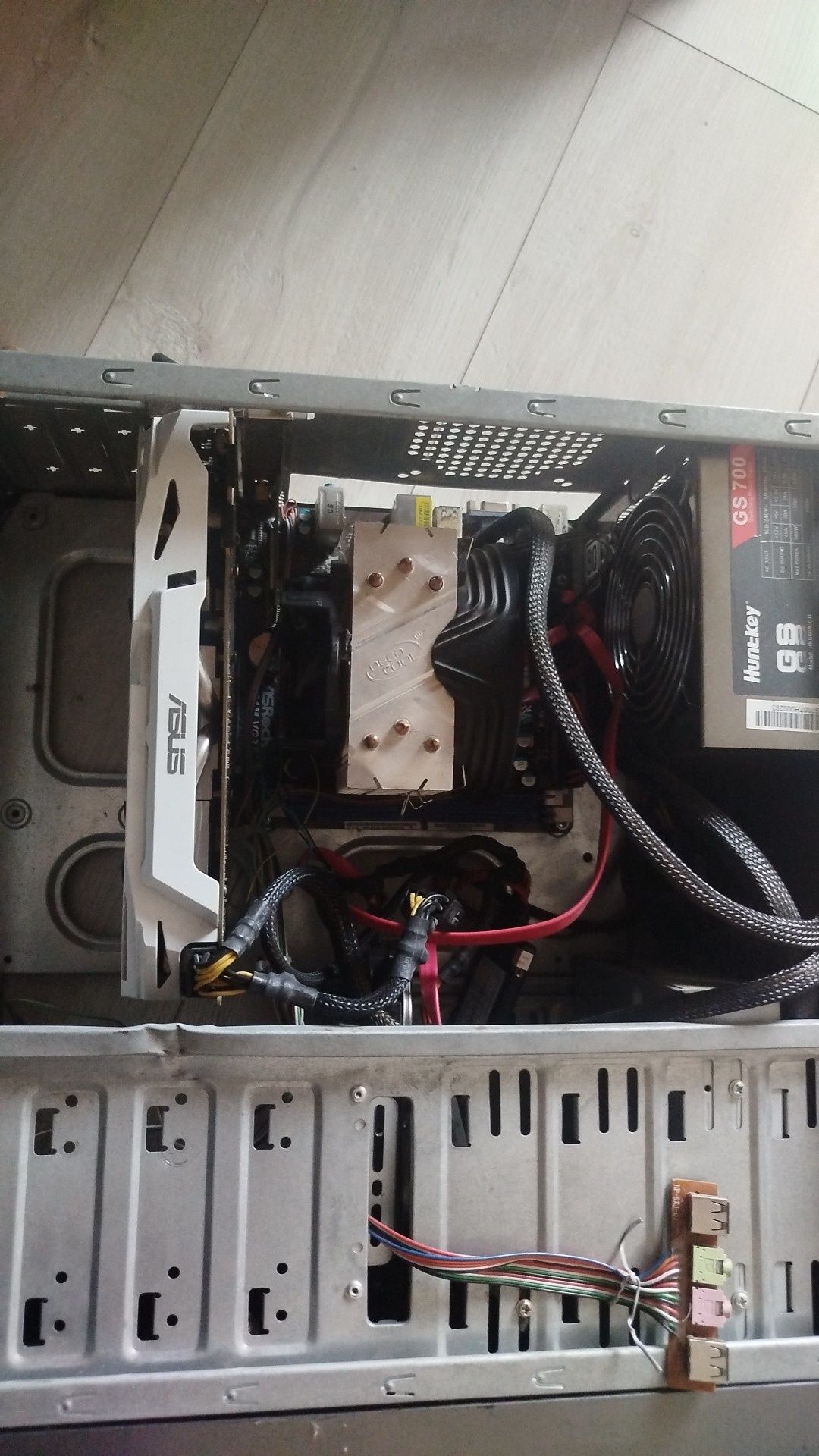 Продаю видеокарту Asus dyal GTX 1070 8GB в отличном состоянии