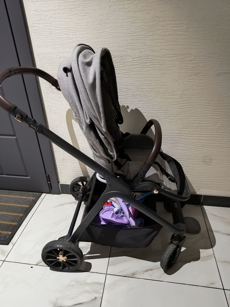 Продам коляску Aimile