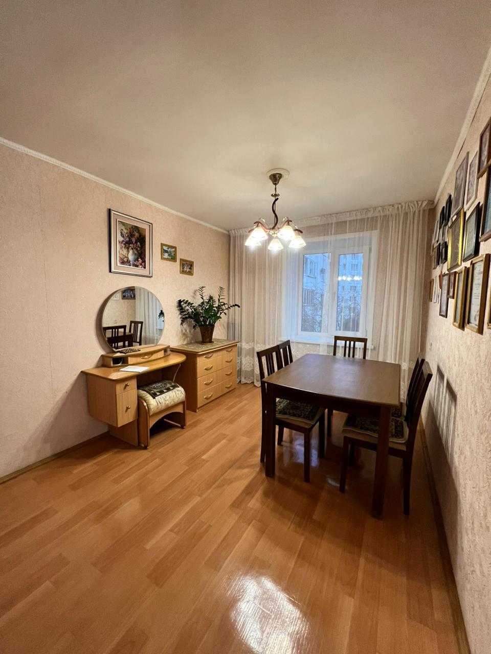 Продается 3 комнатная квартира  в мкр Центральный .