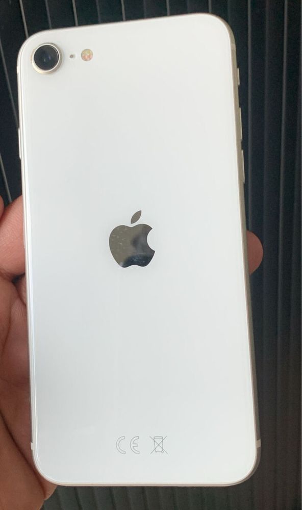 Iphone se 2020 белый 128gb