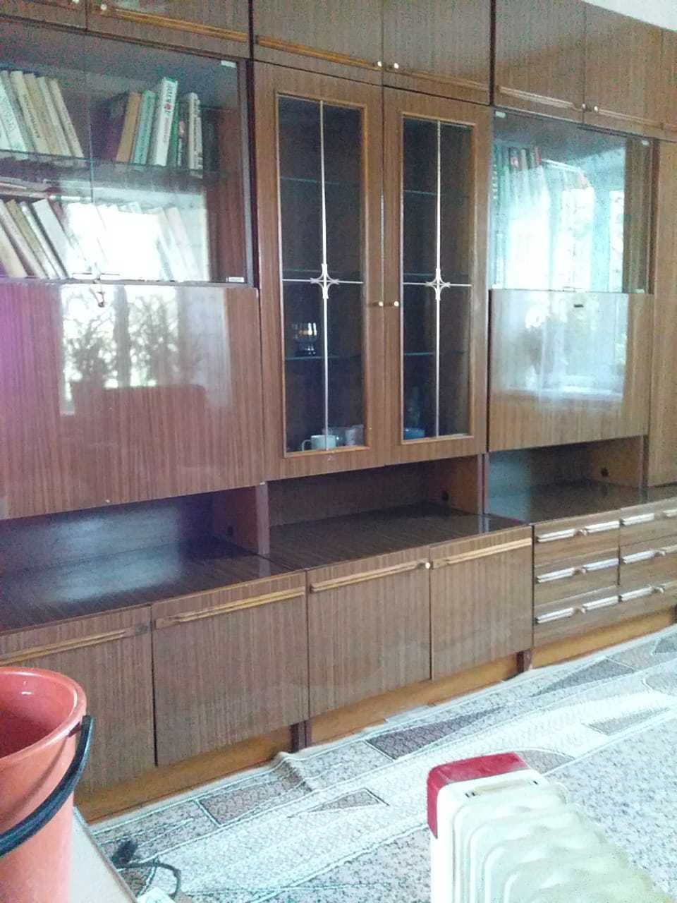 Продам стенку в гостиную